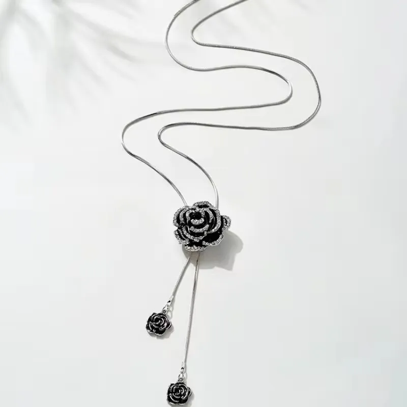 Black Rose Y Necklace Sweat 2