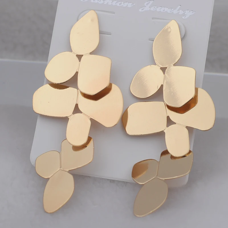 Irregular Geometry Leaf Long Dangle Earrings Retro Exaggerate European Statement Jewelry Golden Silver Color Punk Party Ear Acc 1